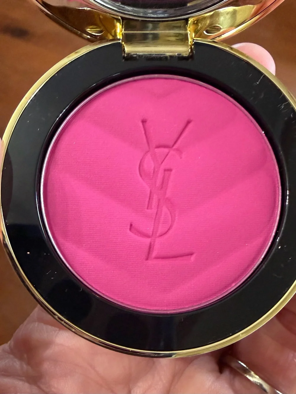 Yves Saint Laurent make me blush 03 Mischievous Magenta - vivid magenta matte.
